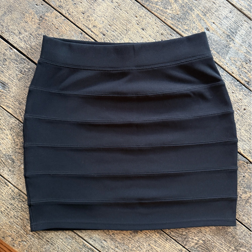 H&M Black Mini Skirt